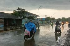 Prakiraan Cuaca Hari Ini, Siang Sampai Malam Banten Berpotensi Diguyur Hujan - JPNN.com Banten