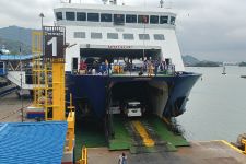 Selamat Siang, Berikut Jadwal Penyeberangan Kapal Feri Merak-Bakauheni Hari Ini - JPNN.com Banten