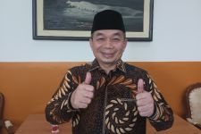 Budi Prajogo Raih Gelar Doktor, Jazuli Juwaini: Jarang Orang Bisa - JPNN.com Banten