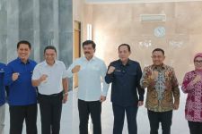 Untirta Terima Sertifikat Wakaf dari Menteri ATR Hadi Tjahjanto - JPNN.com Banten