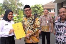 Lagi Sakit, Wali Kota Cilegon Tetap Melantik Ratusan PPPK - JPNN.com Banten