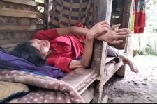 Satu Keluarga di Lebak Mengalami Kelumpuhan, Memprihatinkan - JPNN.com Banten