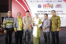 Bupati Serang Ratu Tatu Chasanah Raih Anugerah PWI 2024, Selamat - JPNN.com Banten