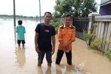 Ratusan Kepala Keluarga di Tunjung Teja Kabupaten Serang Terdampak Banjir - JPNN.com