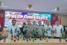 Polda Banten Sita 75 Ribu Botol Miras - JPNN.com Banten