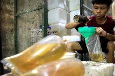 Jelang Lebaran, Harga Minyak Goreng Curah di Sumut Masih Mahal - JPNN.com Sumut