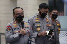 18 Polisi Penembak Gas Air Mata di Kanjuruhan Diperiksa, Pamen Juga Terseret - JPNN.com Jatim