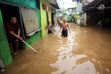 Warga Jaksel dan Jaktim Waspada Banjir - JPNN.com Jakarta