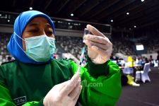11.127 Nakes Kota Depok Siap Divaksinasi Booster Dosis Kedua - JPNN.com Jabar