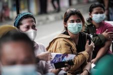Vaksinasi Jatim Baru 8,36 Persen, Khofifah ke Kepala Daerah: Habiskan Dosis yang Ada! - JPNN.com Jatim