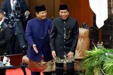 Prabowo Subianto Dibegal Loyalis Jokowi, Oligarki Masih Berkuasa - JPNN.com Jakarta