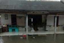 Banjir Rob Rendam 400 Rumah di Pesisir Utara Karawang - JPNN.com Jabar