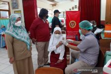 BIN Incar Pelajar SD Depok Untuk Vaksinasi Covid-19 - JPNN.com Jabar
