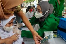 Yana Mulyana Optimistis Vaksinasi Anak Usia 6-11 Rampung Maret 2022 - JPNN.com Jabar