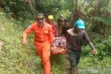 Tim SAR Selamatkan Dua Pencari Situs Terperosok di Gunung Bitung - JPNN.com Jabar