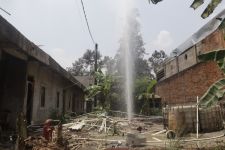 Kronologi Lengkap Detik-detik Semburan Air Bercampur Gas di Desa Pasirlaya Bogor - JPNN.com Jabar