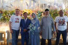 Iwan Bule Berikan Kejutan ke Pernikahan Aisyah dan Riki di Ciamis, Tamu Undangan Heboh - JPNN.com Jabar