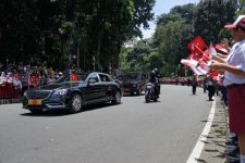 Ribuan Warga dan Pelajar Sambut Kedatangan Presiden Turki ke Istana Bogor - JPNN.com Jabar