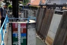 Nyalakan Tanda Bahaya! Pintu Air Pasar Ikan Berstatus Siaga 1, Waspada Banjir - JPNN.com Jakarta