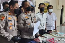 Tak Berdaya, Dua Pelaku Tawuran di Jatinegara Ditangkap Polisi - JPNN.com Jakarta