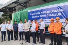 Heru Budi Serahkan Bantuan Pangan untuk Korban Gempa Cianjur - JPNN.com Jakarta