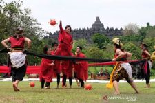 Pentas Kolosal di Borobudur, Kolaborasikan Kreasi Mahasiswa dan Anak-anak di Sana - JPNN.com Jateng
