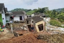 Bencana di Kota Semarang Meningkat 20,47 Persen, Tanah Longsor Terbanyak - JPNN.com Jateng