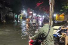 Hujan Deras, Sejumlah Titik di Kota Semarang Tergenang Banjir - JPNN.com Jateng