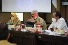 Ganjar Pranowo Beri Pesan kepada Pejabat Soal Bendungan Bener, Kalimatnya Menohok - JPNN.com Jateng