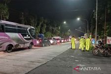 Jalur Ajibarang-Bumiayu Tersendat, Rekayasa Lalu Lintas Diterapkan di 2 Titik - JPNN.com Jateng
