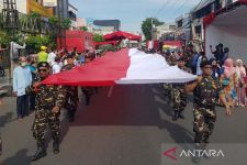 Bendera Merah Putih Dibentangkan, Perjuangan Habib Thoha Dikenang - JPNN.com Jateng