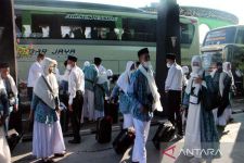 Ratusan Calon Jemaah Haji asal Pati Menunggu Kedatangan Ganjar Hari Ini - JPNN.com Jateng