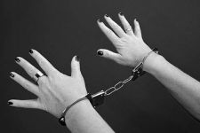 Wanita 37 Tahun Ditangkap Polisi Usai Kepergok Simpan 10 Butir Pil Ekstasi - JPNN.com Jatim