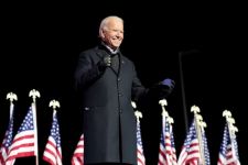 Joe Biden Hapus Aturan Pembatasan Imigran Muslim Era Donald Trump - JPNN.com Jatim