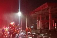 Kebakaran di SPBU Margomulyo Surabaya, Lima Ledakan Terdengar Warga - JPNN.com Jatim