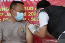 Delapan Pejabat Situbondo Jalani Suntik Vaksin Covid-19 - JPNN.com Jatim