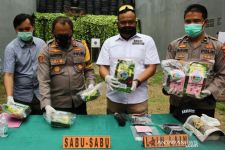 Kepolisian Surabaya Gagalkan Pengiriman Paket Sabu Seberat 8,3 Kilogram - JPNN.com Jatim