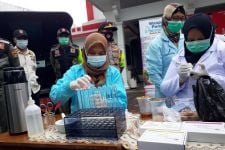 Dinkes Kota Kediri Sidak Jajanan Takjil Pedagang Musiman Selama Ramadan - JPNN.com Jatim