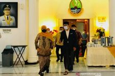 Wow, Bu Khofifah Minta Kang Emil Desain Masjid Islamic Center Surabaya - JPNN.com Jatim