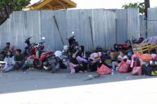 Ratusan Penumpang Kapal Menuju Madura Telantar di Pelabuhan Situbondo - JPNN.com Jatim