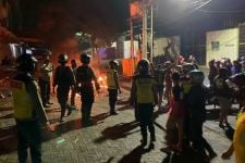 Tawuran Satpam Vs Gerombolan Pemuda: Dikeroyok Massa, Kholil Bacok Dua Orang - JPNN.com Jatim