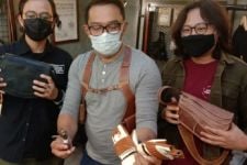 Ridwan Kamil Mampir ke Revolt Industry, UMKM Barang Kulit Berkualitas Ekspor - JPNN.com Jatim