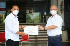 Bantuan Terus Berdatangan kepada Eri Cahyadi Atasi Covid-19 di Surabaya - JPNN.com Jatim