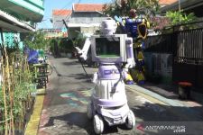 Canggih, Warga Kampung Tembok Gede Surabaya Bikin Robot Delta - JPNN.com Jatim