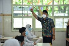 Sekolah di Surabaya akan Mulai PTM, Tapi Wali Kota Bilang 25 Persen Dulu, Maksudnya.. - JPNN.com Jatim