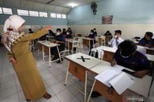 Sebelum PTM Digelar, Pemkot Surabaya Diminta Gencarkan Vaksinasi Pelajar - JPNN.com Jatim
