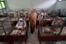 Dispendik Surabaya Pastikan PTM SD dan SMP Berjalan dengan Baik - JPNN.com Jatim