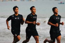 Kalah dari Bali United, Persik Angkut Pemainnya ke Pantai Prigi - JPNN.com Jatim