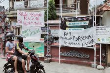 Warga Penglatan Kirim Petisi ke Jokowi, Sambil Menangis Perbekel Bilang Begini - JPNN.com Bali