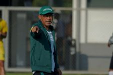 Coach Aji Bertahan 2 Musim di Persebaya, Targetnya Tidak Main-main - JPNN.com Bali